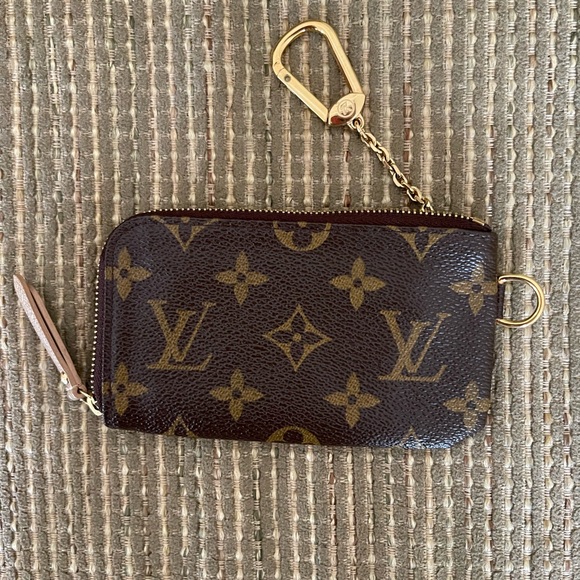Authentic LOUIS VUITTON Limited Edition Monogram Complice Trunks Key Cles Coin - Picture 2 of 12